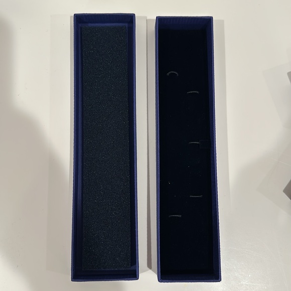 Swarovski boxes and bag bundle - Picture 7 of 9